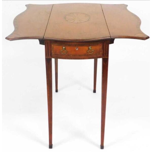Hepplewhite Mahogany Pembroke Table